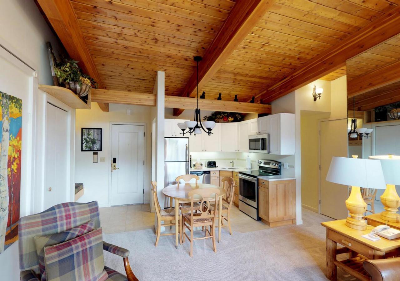 Manor Vail Lodge Bagian luar foto
